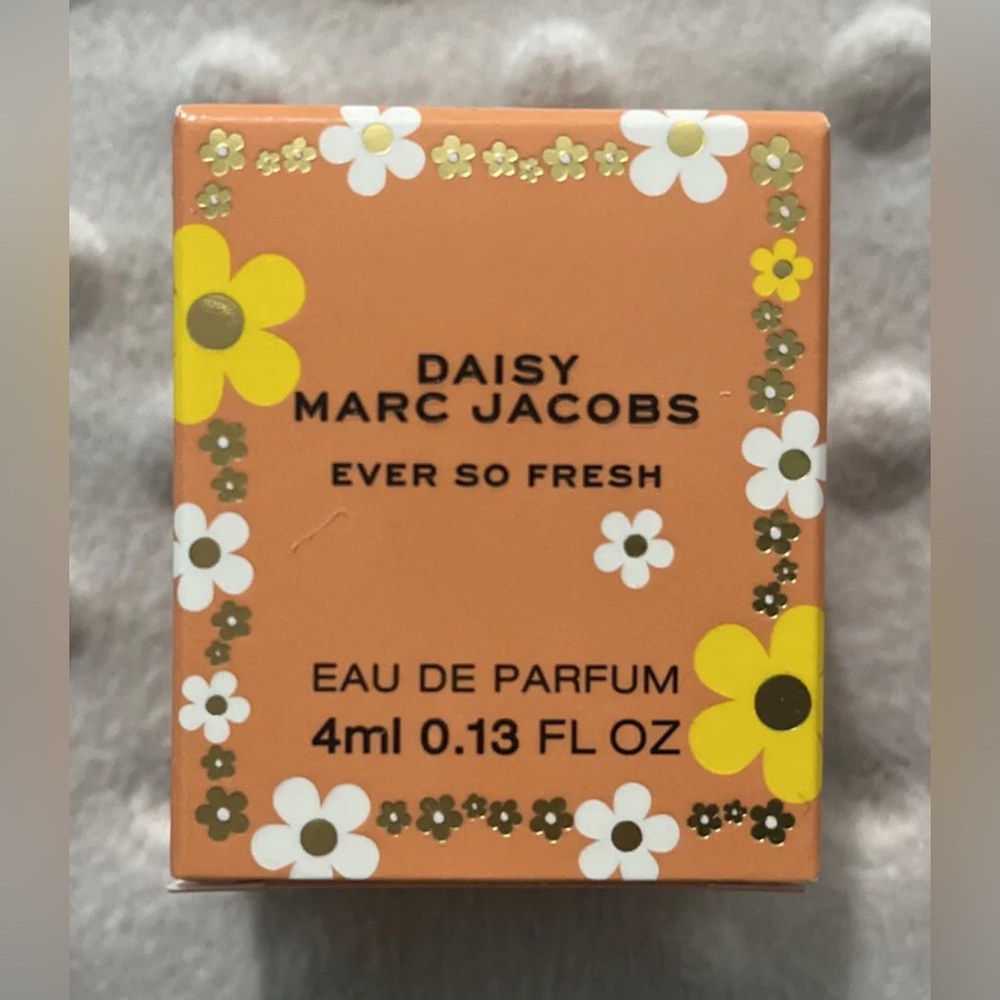 Marc Jacobs Daisy Ever So Fresh Eau De Parfum 4ml Miniature Perfume - Picture 4 of 8